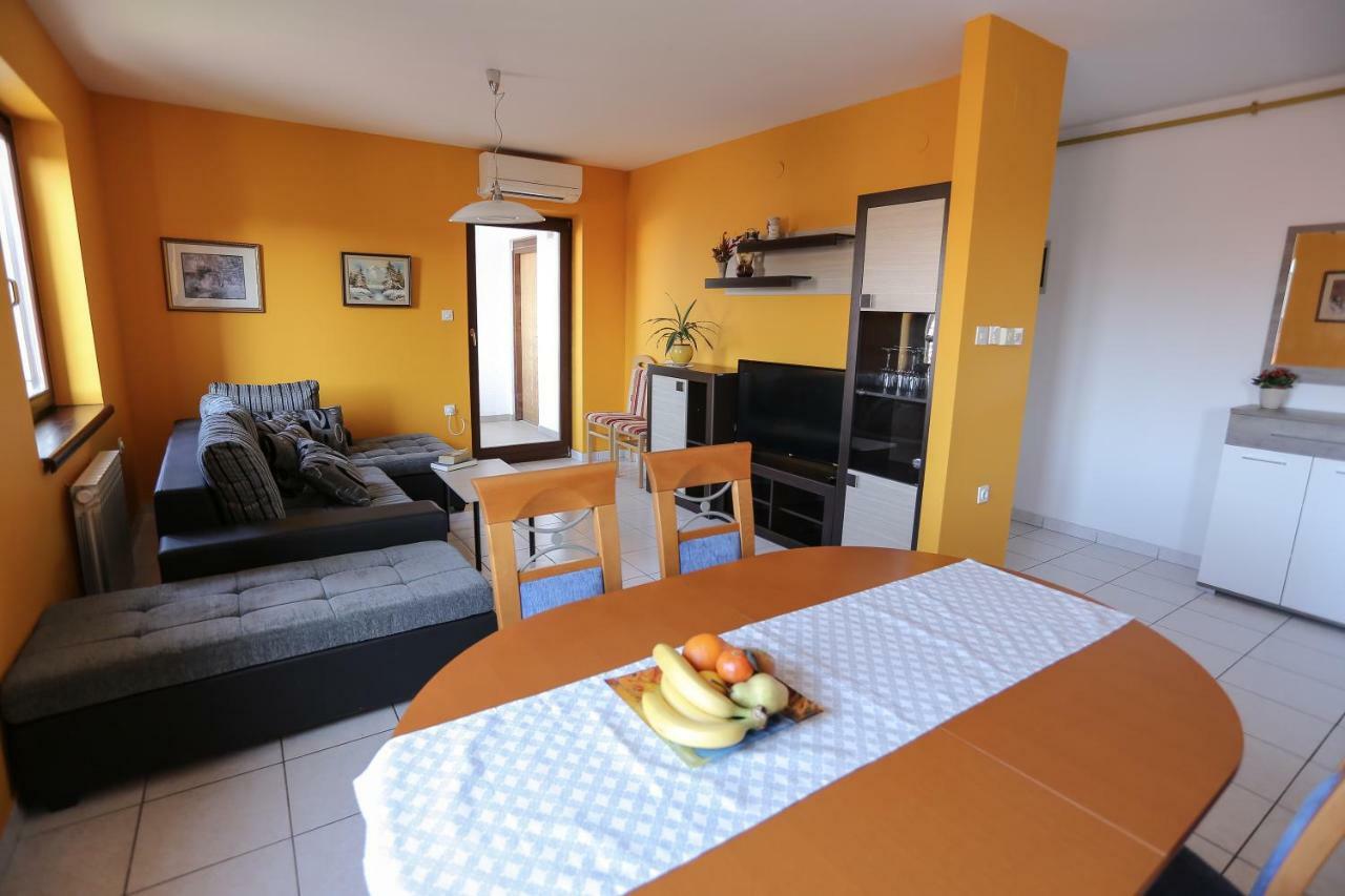 Apartment Sunny Place 普拉 外观 照片